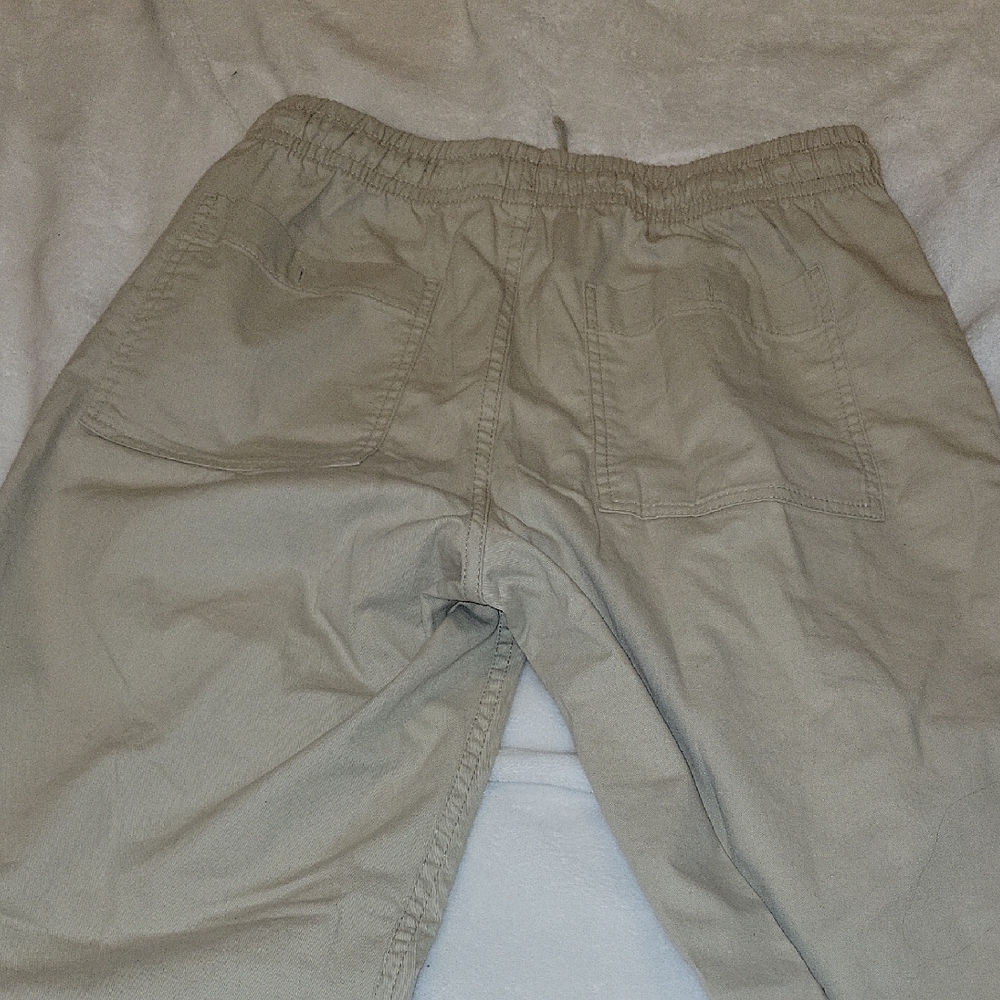 Old Navy Men's Cargo Pants in Khaki